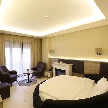 Random 3* Istanbul